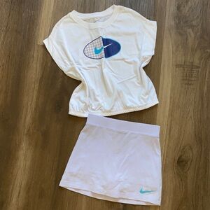 Nike girls tennis skort set